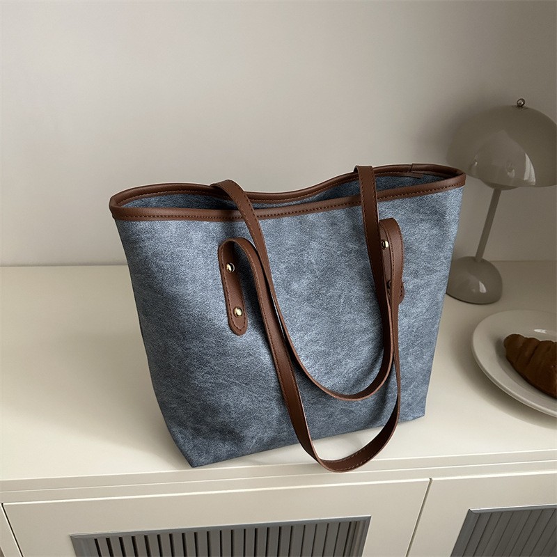 Denim leather tote bag with zip