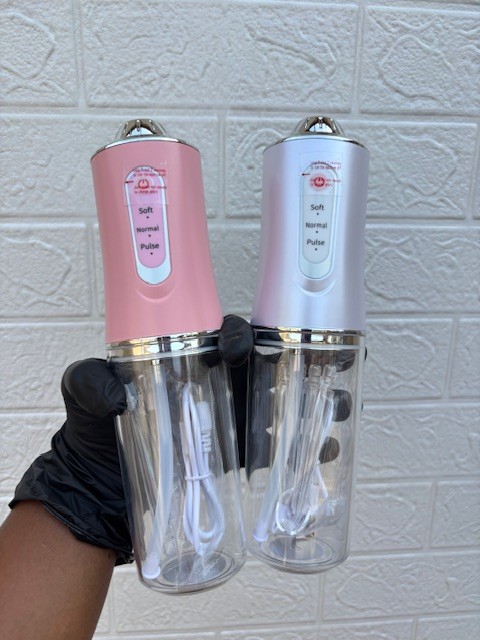 Water flosser With 4 nozzles