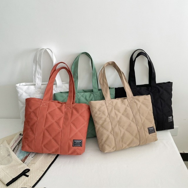 Bag 008- Large puffer tote bag with zip