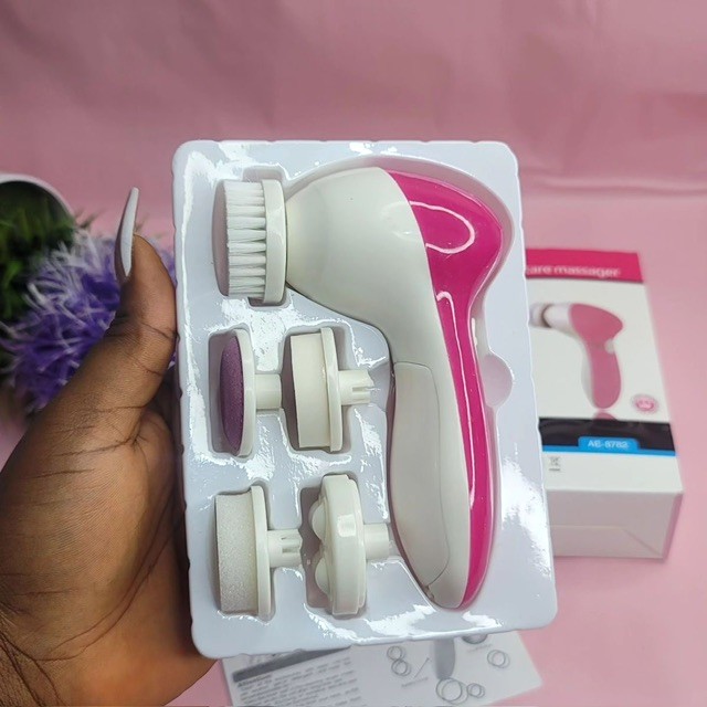 5 in 1 exfoliating brush