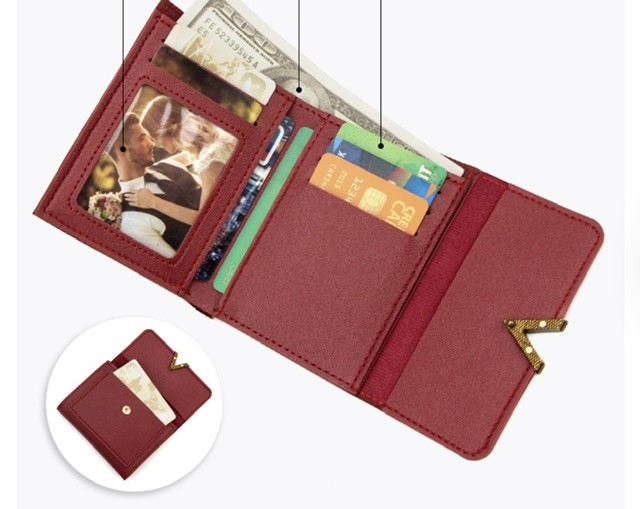 Mini purse with compartments