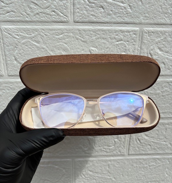 Anti-blue light glasses with hard case