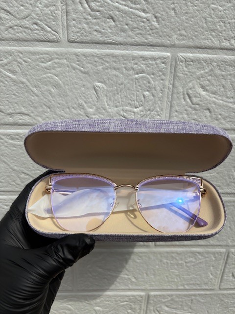 Anti-blue light glasses with hard case