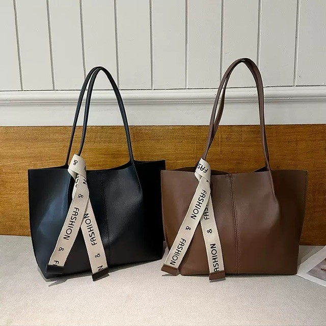 Bag 010- Large leather tote bag