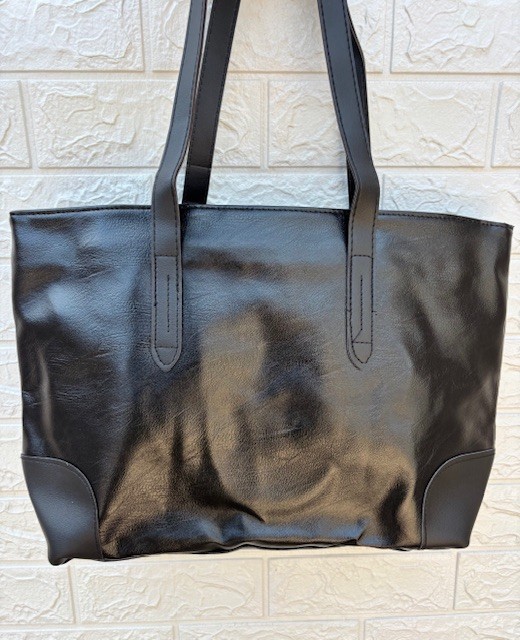 Large leather tote bag with zip