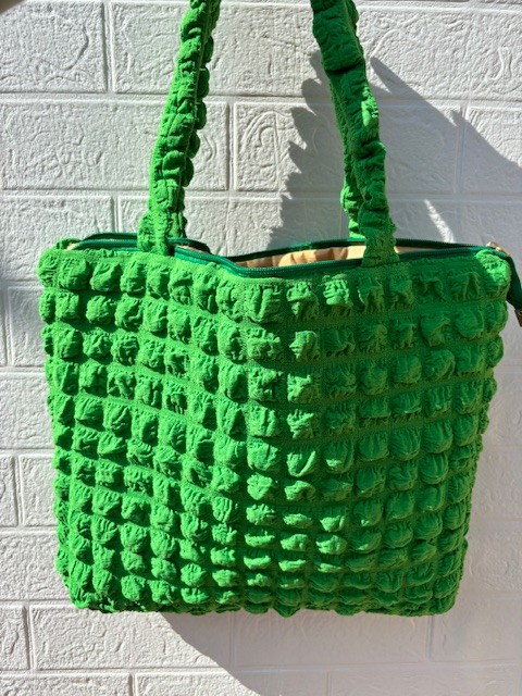 Large bubble tote bag with zip