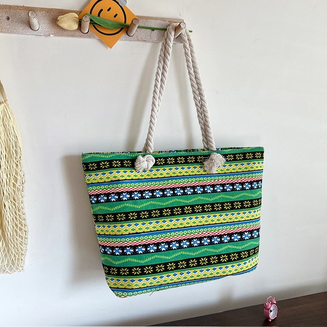 Pattern tote bag