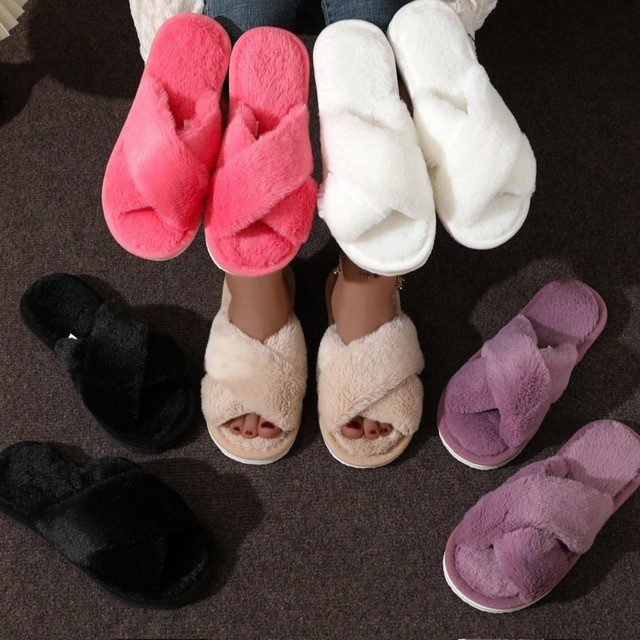 Fluffy criss-cross slippers