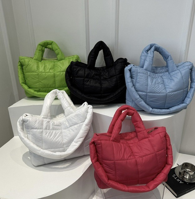 Medium puffer tote bag with long and short straps