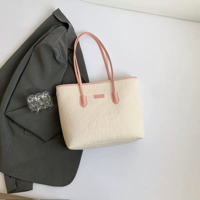 Bag 026- Medium PU leather tote bag (no charm)